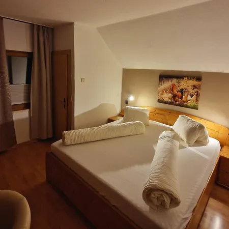 Berggasthof Karlbauer Konukevi 3*